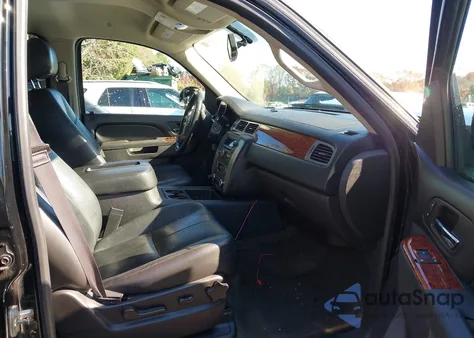 2013 GMC Yukon Xl 1500 Slt z USA, uszkodzony, nr VIN 1GKS1KE07DR304703